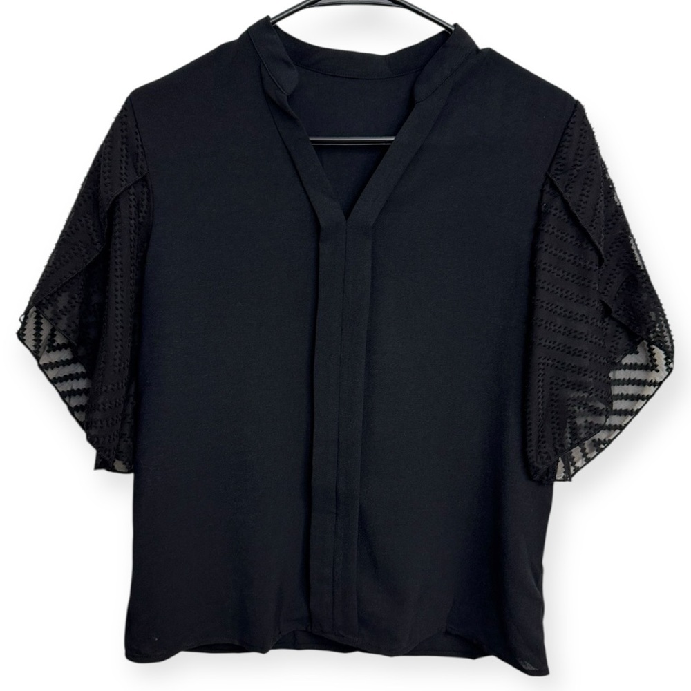 Boutique Women’s Black Sheer Sleeve Blouse Size‎ M